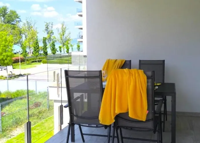 Pelso Balatonlelle, Seaside